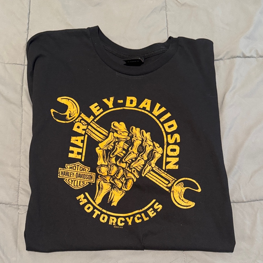 Harley-Davidson Black Tee with Yellow Graphic